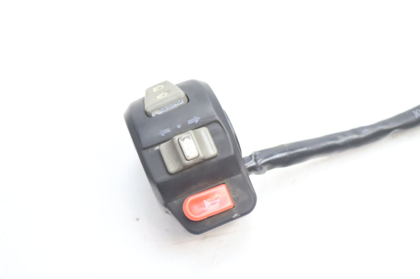 photo de COMANDO ESQUERDO PEUGEOT V-CLIC VCLIC 50 (2007 - 2013) - Detalhe da peça