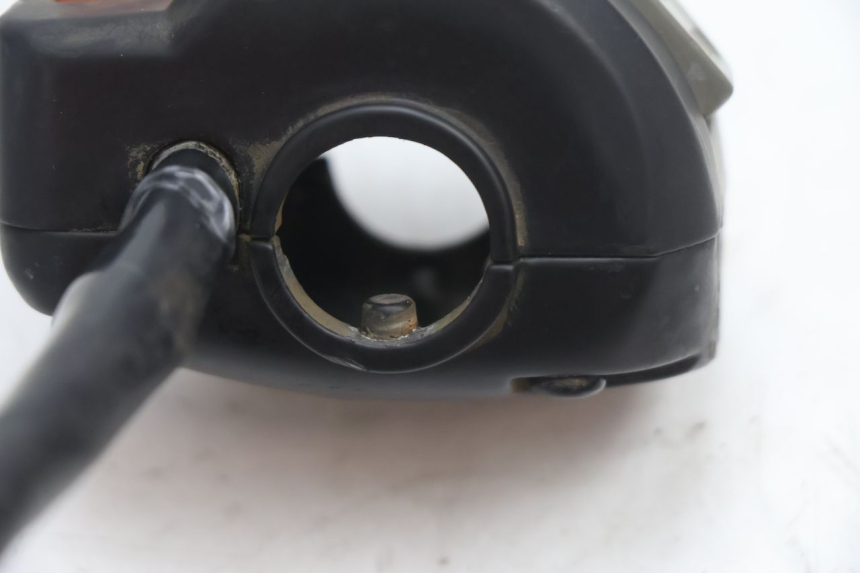 photo de COMANDO ESQUERDO PEUGEOT V-CLIC VCLIC 50 (2007 - 2013) - Pontos de fixação