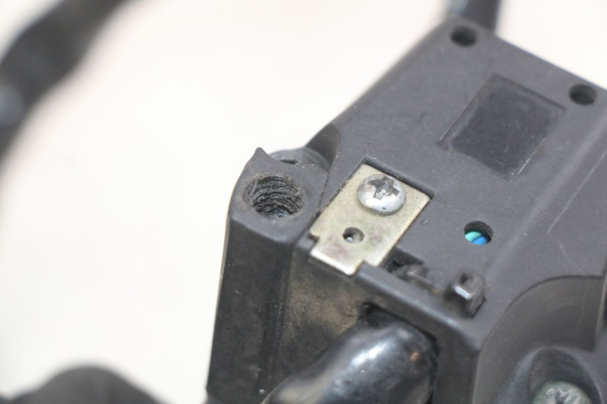 photo de COMANDO ESQUERDO SYM WOLF SB 125 (2011 - 2018) - Detalhe da peça