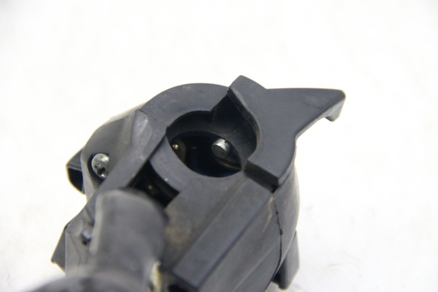 photo de COMANDO ESQUERDO SYM WOLF SB 125 (2011 - 2018) - Zoom do estado de desgaste