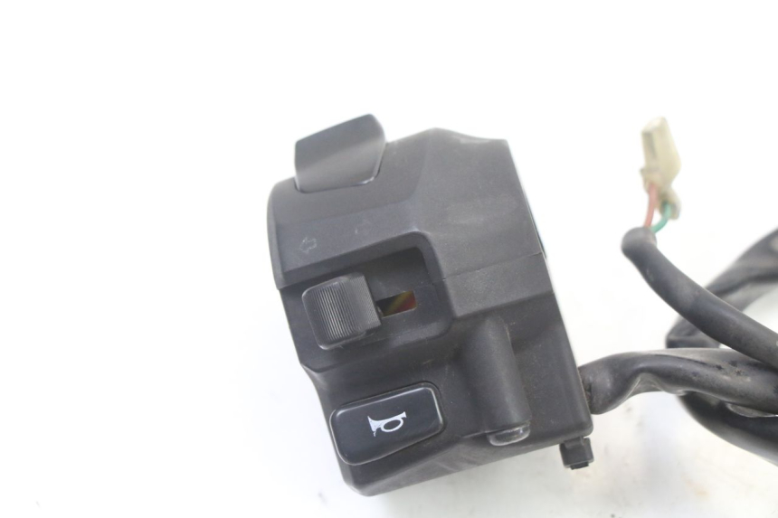 photo de COMANDO ESQUERDO YAMAHA X-MAX XMAX 125 (2010 - 2013) - Zoom do estado de desgaste