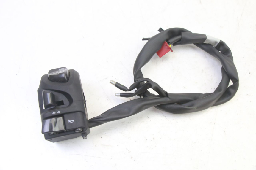 photo de COMANDO ESQUERDO YAMAHA XMAX X-MAX 125 (2021 - 2025) - Zoom do estado de desgaste