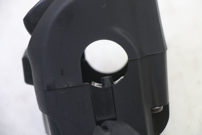 photo de COMANDO ESQUERDO YAMAHA XMAX X-MAX 125 (2021 - 2025) - Pontos de fixação