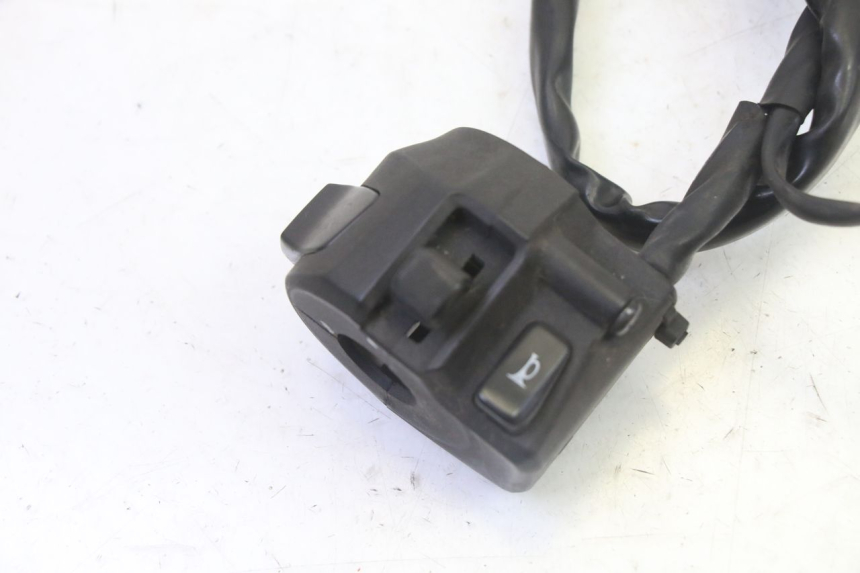 photo de COMANDO ESQUERDO YAMAHA X-MAX XMAX 125 (2010 - 2013) - Detalhe da peça