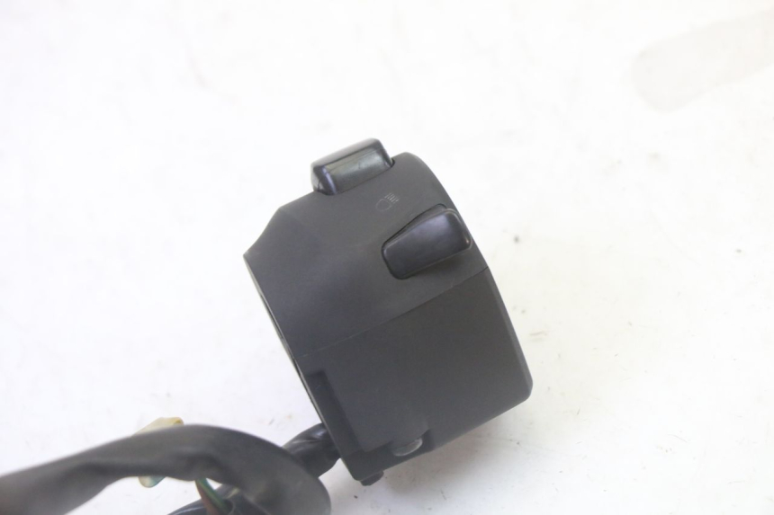 photo de COMANDO ESQUERDO YAMAHA X-MAX XMAX 125 (2010 - 2013) - Outro ângulo de visão