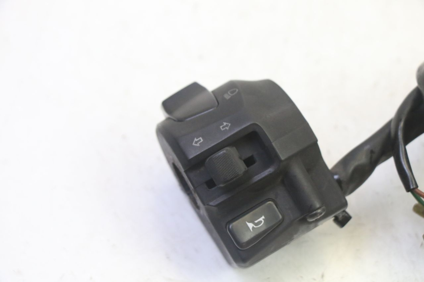 photo de COMANDO ESQUERDO YAMAHA X-MAX XMAX 125 (2010 - 2013) - Detalhe da peça