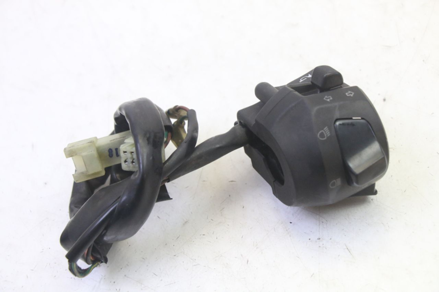 photo de COMANDO ESQUERDO YAMAHA X-MAX XMAX 125 (2010 - 2013) - Zoom do estado de desgaste
