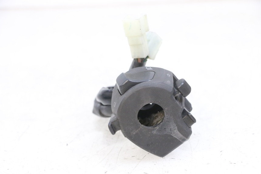 photo de COMANDO ESQUERDO YAMAHA X-MAX XMAX 125 (2010 - 2013) - Detalhe da peça