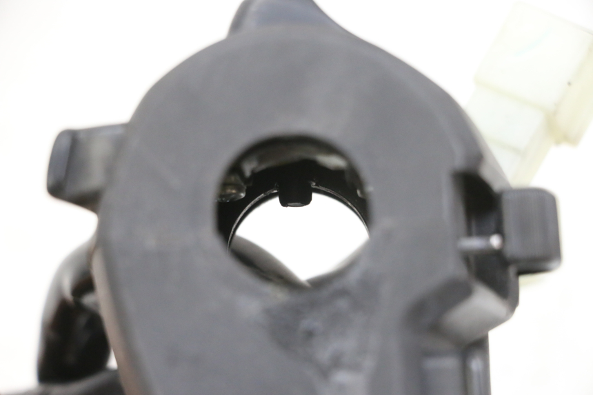 photo de COMANDO ESQUERDO YAMAHA X-MAX XMAX 125 (2010 - 2013) - Pontos de fixação