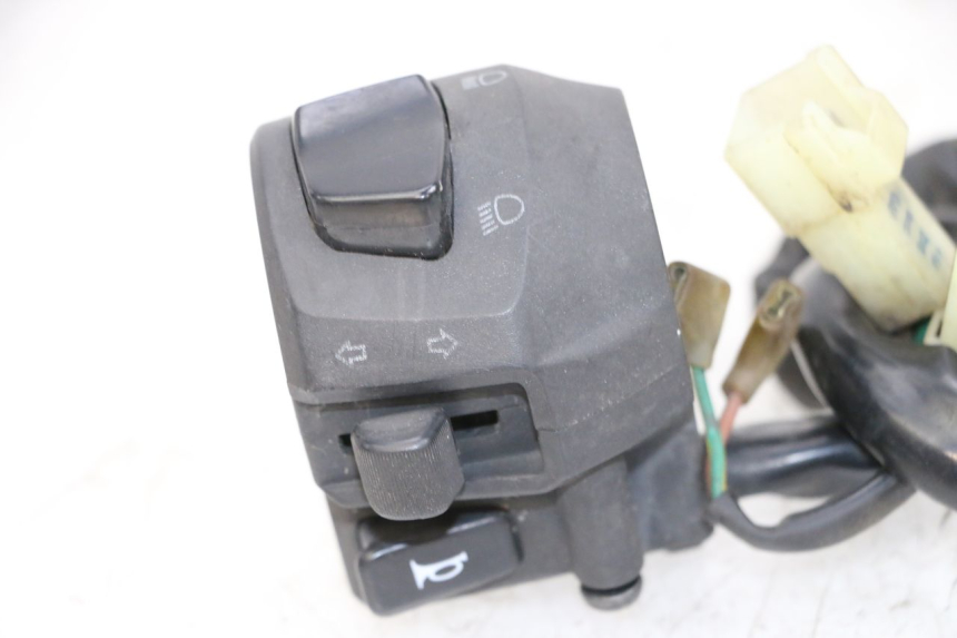 photo de COMANDO ESQUERDO YAMAHA X-MAX XMAX 125 (2010 - 2013) - Estado da superfície