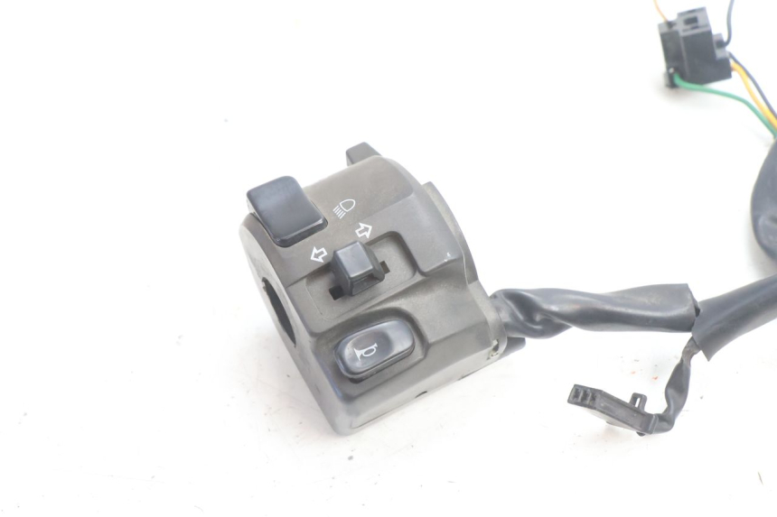 photo de COMUTADOR ESQUERDO YAMAHA XJR 1300 (1998 - 2002) - Detalhe da peça