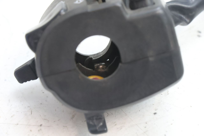 photo de COMUTADOR ESQUERDO YAMAHA XJR 1300 (1998 - 2002) - Pontos de fixação