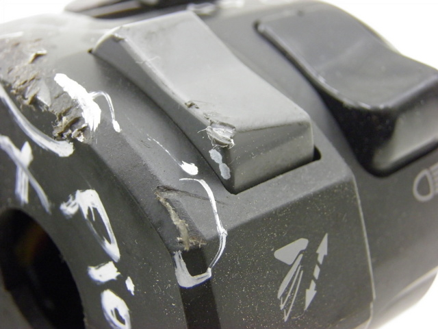 photo de COMANDO ESQUERDO YAMAHA FJR 1300 (2004 - 2005) - Outro ângulo de visão