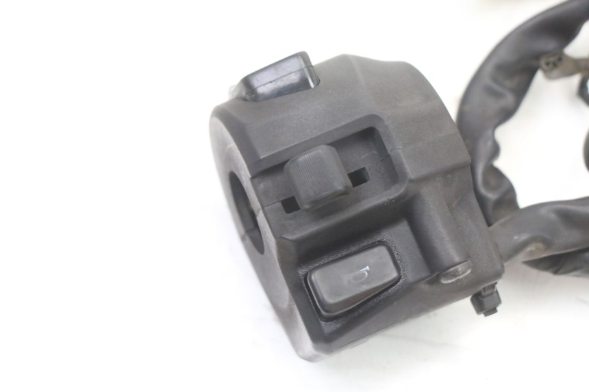 photo de COMANDO ESQUERDO YAMAHA X-MAX XMAX ABS 250 (2010 - 2014) - Zoom do estado de desgaste
