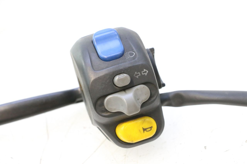 photo de COMANDO ESQUERDO YAMAHA YP MAJESTY 125 (1998 - 2001) - Detalhe da peça