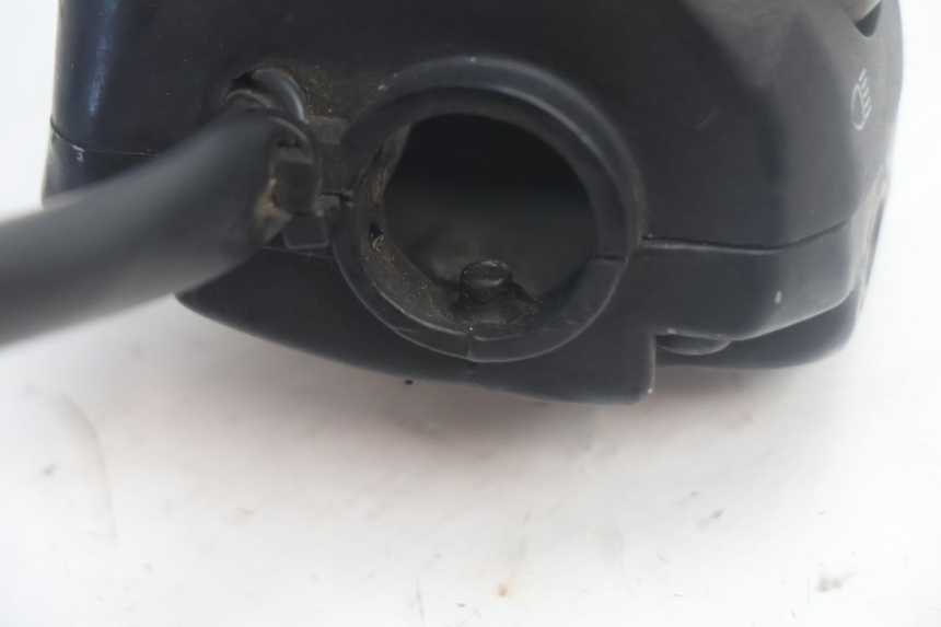 photo de COMANDO ESQUERDO YAMAHA YP MAJESTY 125 (2007 - 2010) - Pontos de fixação