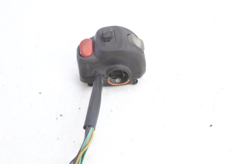 photo de COMANDO ESQUERDO YAMAHA YP MAJESTY 125 (2007 - 2010) - Zoom do estado de desgaste