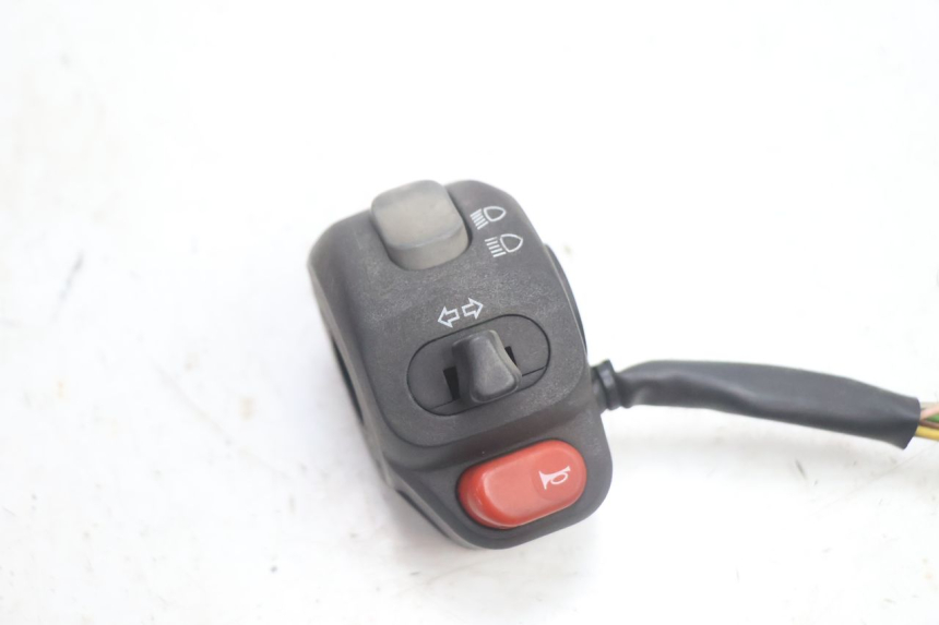 photo de COMANDO ESQUERDO YAMAHA YP MAJESTY 125 (2002 - 2006) - Detalhe da peça