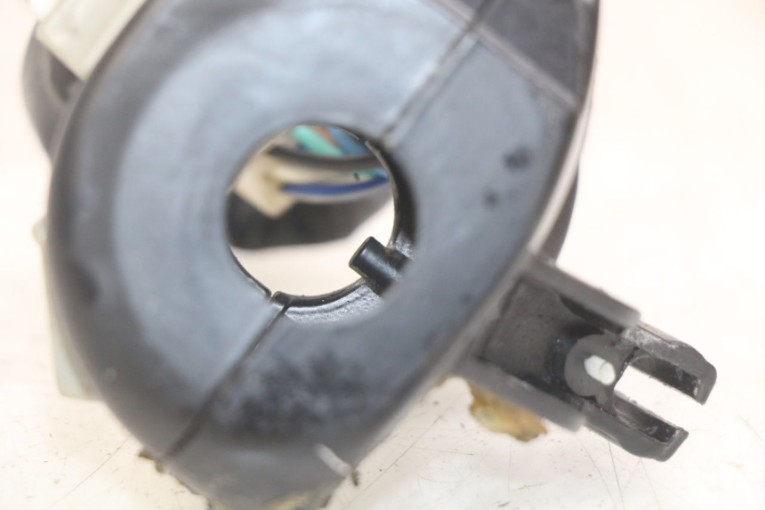 photo de COMANDO ESQUERDO UNIVERSAL BIKE ZN50QT-11B 50 (2018 - 2021) - Detalhe da peça
