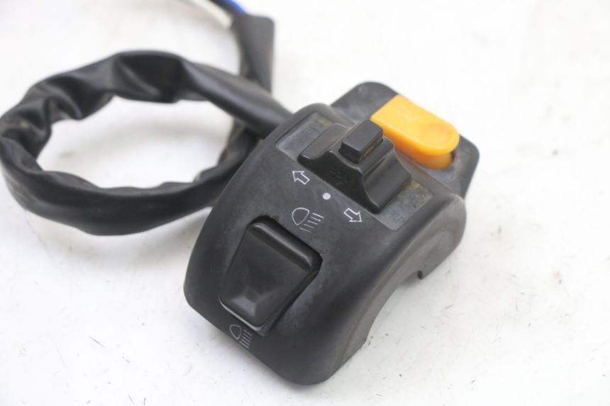 photo de COMANDO ESQUERDO UNIVERSAL BIKE ZN50QT-11B 50 (2018 - 2021) - Outro ângulo de visão