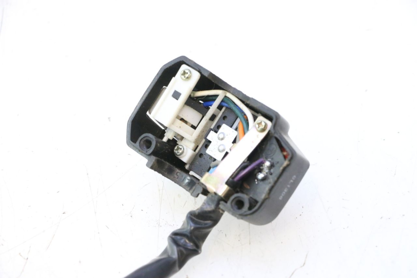 photo de COMANDO ESQUERDO UNIVERSAL BIKE ZN50QT-11B 50 (2018 - 2021) - Outro ângulo de visão