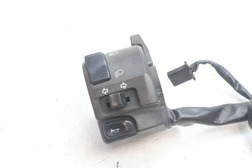 photo de COMANDO ESQUERDO KAWASAKI ZZR 600 (1995 - 2004) - Detalhe da peça