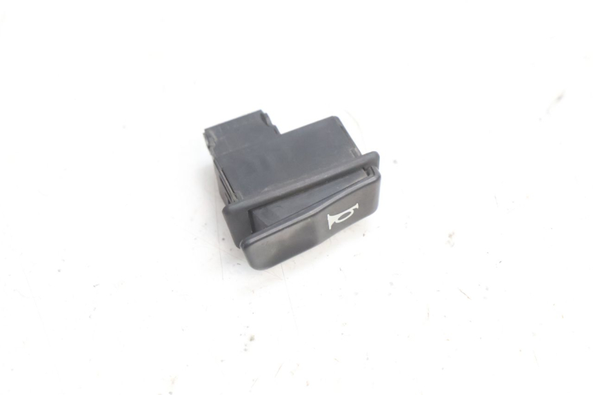 photo de INTERRUPTOR DE BUZINA APRILIA ATLANTIC S 125 (2010 - 2013) - Detalhe da peça