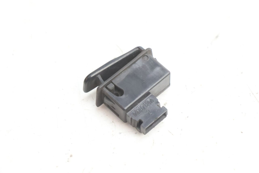 photo de INTERRUPTOR DE BUZINA APRILIA ATLANTIC S 125 (2010 - 2013) - Zoom do estado de desgaste
