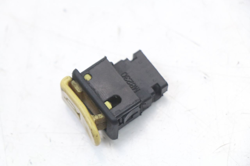 photo de COMANDO DE BUZINA PEUGEOT BUXY 50 (1993 - 1998) - Outro ângulo de visão