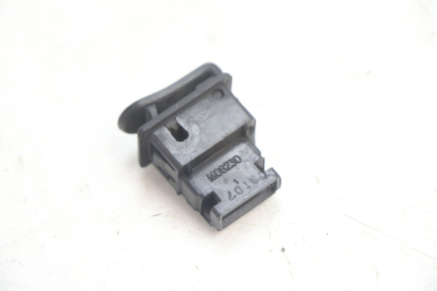 photo de INTERRUPTOR DE BUZINA TGB CITY RS 50 (2011 - 2016) - Zoom do estado de desgaste