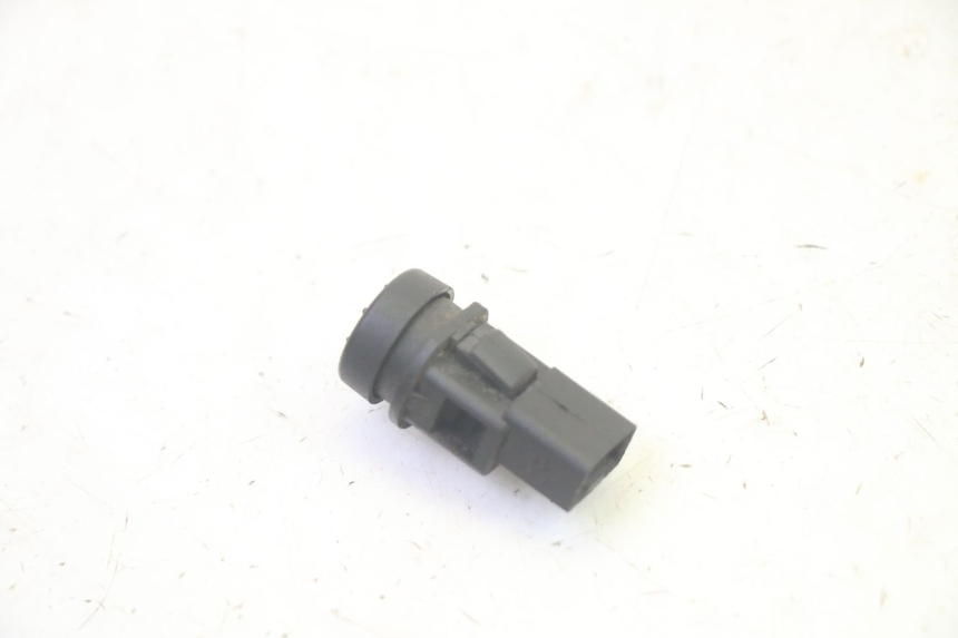 photo de COMANDO DE BUZINA PIAGGIO FLY 4T 50 (2013 - 2017) - Detalhe da peça