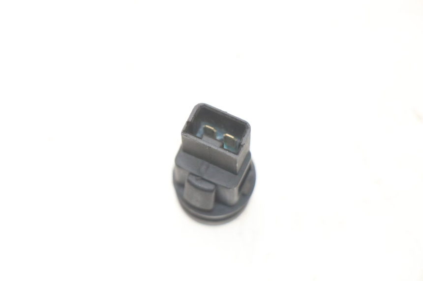 photo de COMANDO DE BUZINA PIAGGIO LIBERTY 4T 50 (2009 - 2015) - Zoom do estado de desgaste