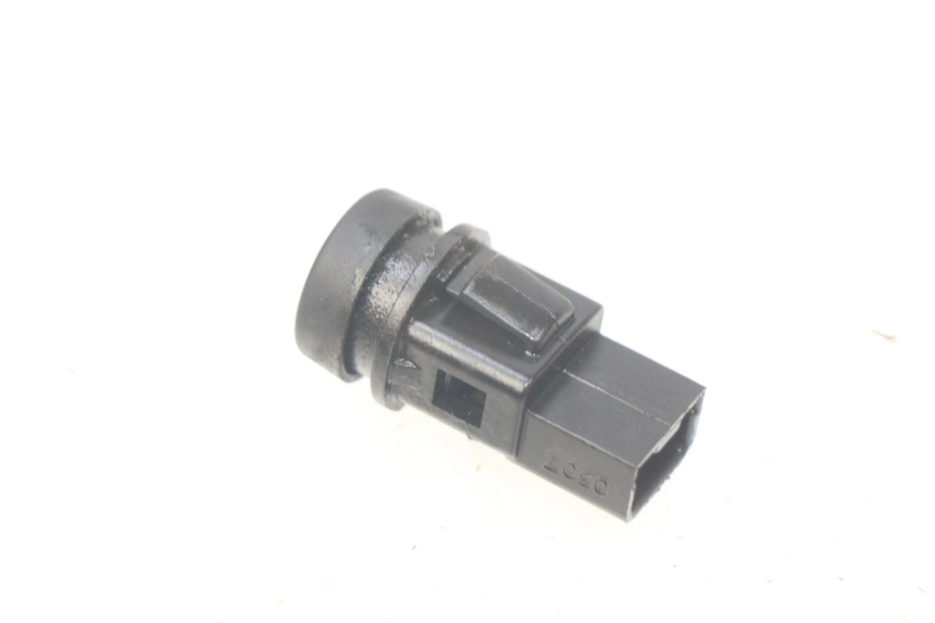 photo de COMANDO DE BUZINA PIAGGIO LIBERTY 4T 50 (2004 - 2008) - Zoom do estado de desgaste