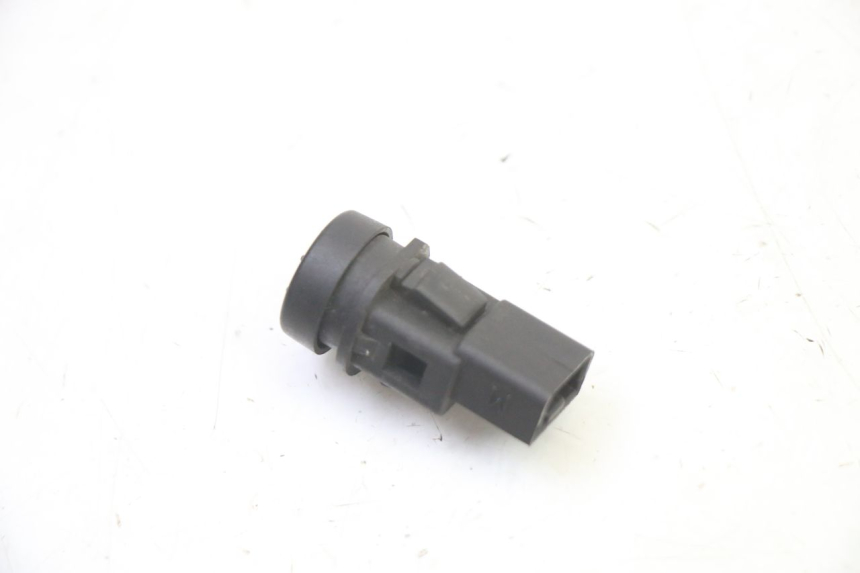 photo de COMANDO DE BUZINA PIAGGIO LIBERTY 4T 50 (2009 - 2015) - Zoom do estado de desgaste