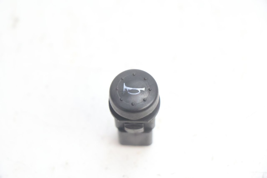 photo de INTERRUPTOR DE BUZINA PIAGGIO LIBERTY 125 (1998 - 2008) - Vista principal