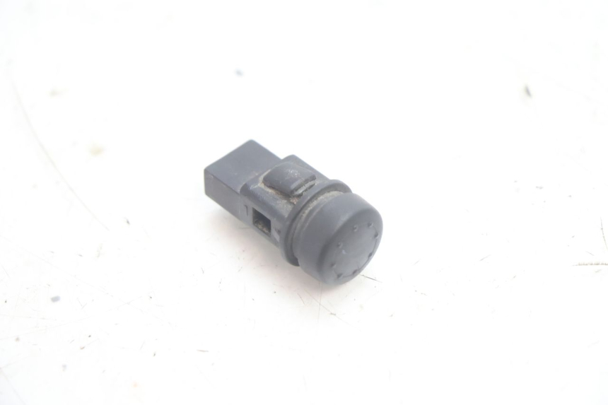 photo de INTERRUPTOR DE BUZINA PIAGGIO LIBERTY 50 (1998 - 2003) - Vista principal