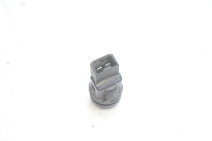 photo de INTERRUPTOR DE BUZINA PIAGGIO LIBERTY 50 (1998 - 2003) - Outro ângulo de visão