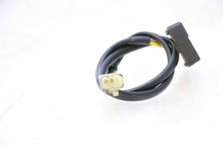 photo de INTERRUPTOR DE BUZINA PEUGEOT LUDIX ONE 14P 50 (2004 - 2013) - Outro ângulo de visão