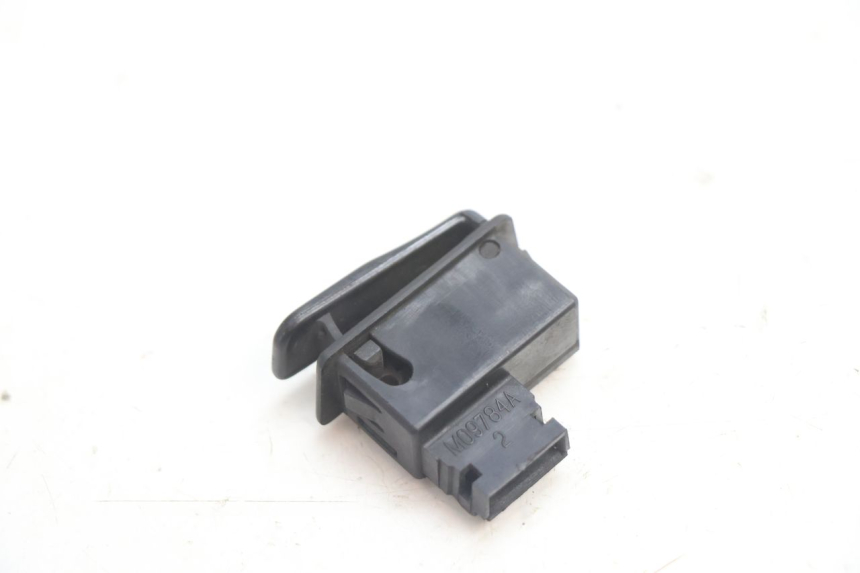 photo de INTERRUPTOR DE BUZINA KYMCO MOVIE S 125 (2009 - 2018) - Zoom do estado de desgaste