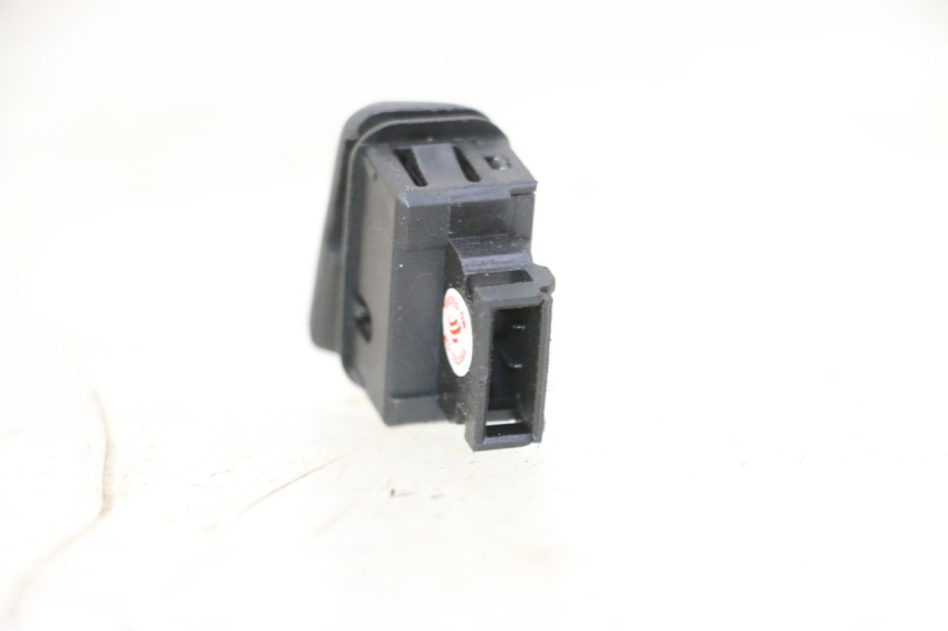photo de COMANDO DE BUZINA PIAGGIO MP3 HPE 310 (2024 - 2025) - Detalhe da peça