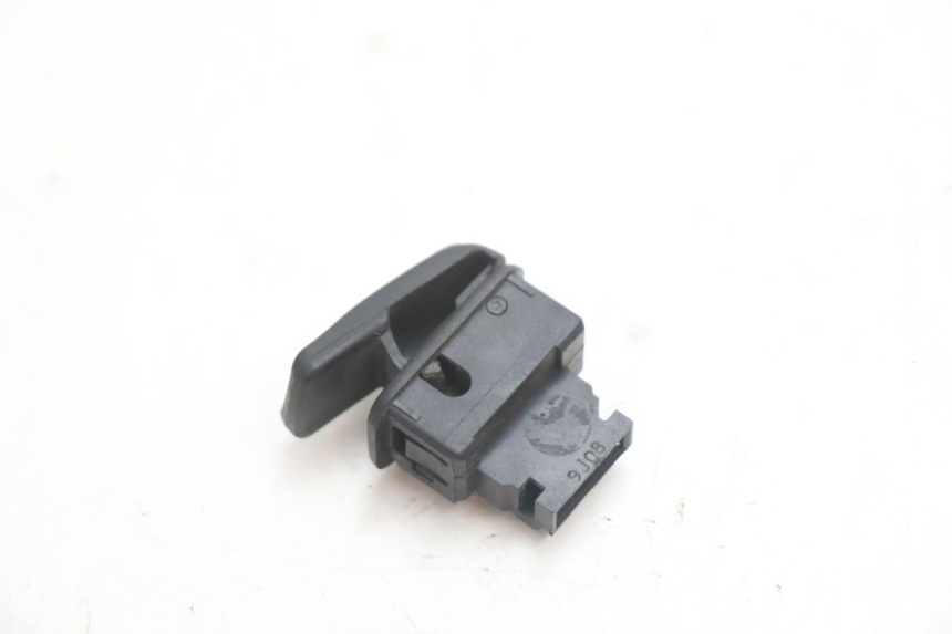 photo de COMANDO DE BUZINA PIAGGIO MP3 LT 300 (2010 - 2016) - Zoom do estado de desgaste