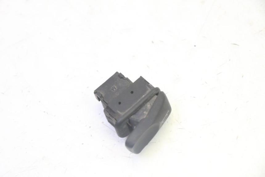 photo de COMANDO DE BUZINA PIAGGIO MP3 500 (2011 - 2015) - Detalhe da peça