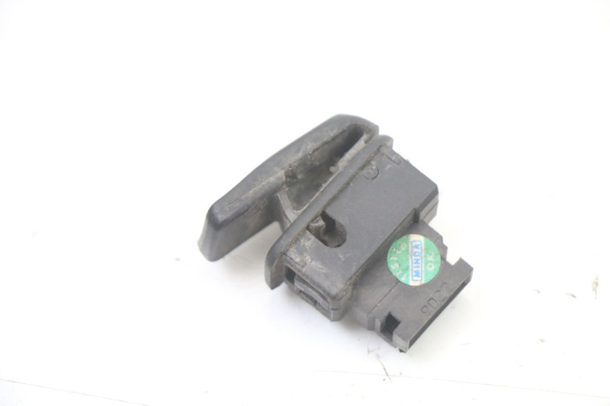 photo de COMANDO DE BUZINA PIAGGIO MP3 LT 400 (2007 - 2012) - Zoom do estado de desgaste