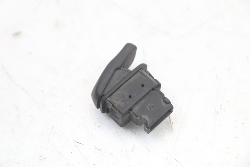 photo de COMANDO DE BUZINA PIAGGIO VESPA LX 2T 50 (2005 - 2013) - Zoom do estado de desgaste