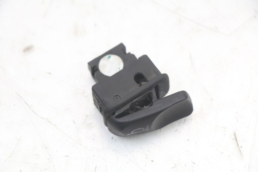 photo de COMANDO DE BUZINA PIAGGIO VESPA LX 2T 50 (2005 - 2013) - Outro ângulo de visão