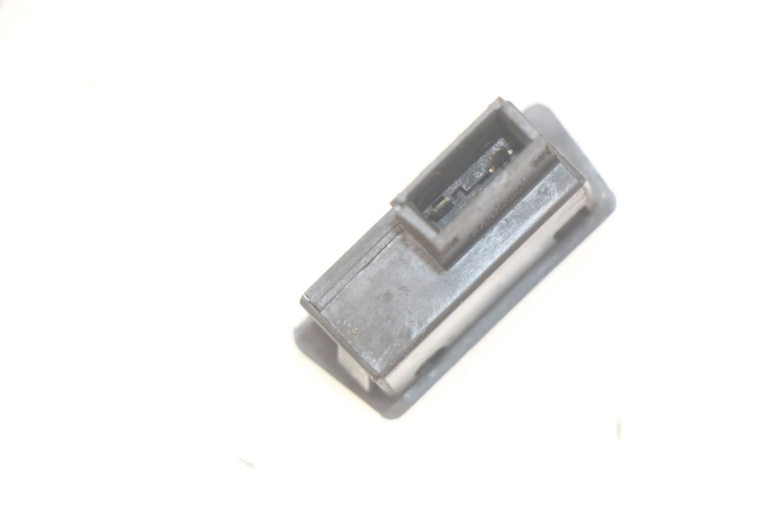 photo de COMANDO DE BUZINA PEUGEOT TWEET 4T 50 (2018 - 2022) - Zoom do estado de desgaste