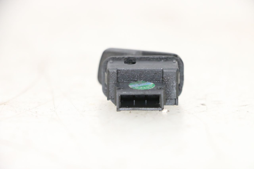 photo de COMANDO DE BUZINA PIAGGIO VESPA GTS SUPER IE 125 (2009 - 2016) - Detalhe da peça