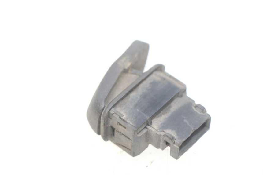 photo de COMANDO DE BUZINA PIAGGIO VESPA LX 125 (2005 - 2010) - Zoom do estado de desgaste