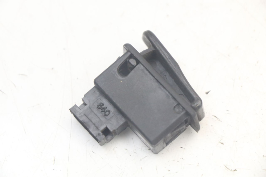 photo de COMANDO DE BUZINA YAMAHA XMAX X-MAX 125 (2006 - 2009) - Zoom do estado de desgaste