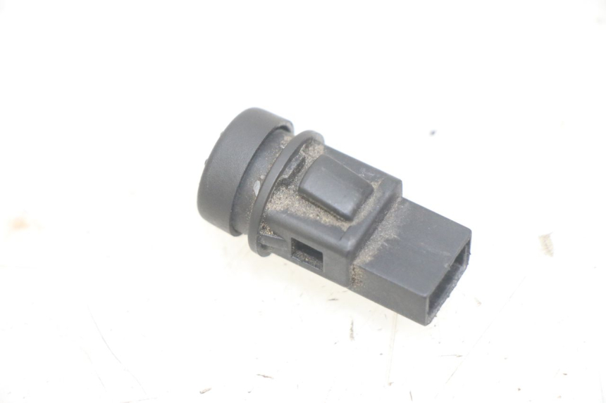 photo de COMANDO DE BUZINA PIAGGIO X9 125 (2000 - 2003) - Zoom do estado de desgaste